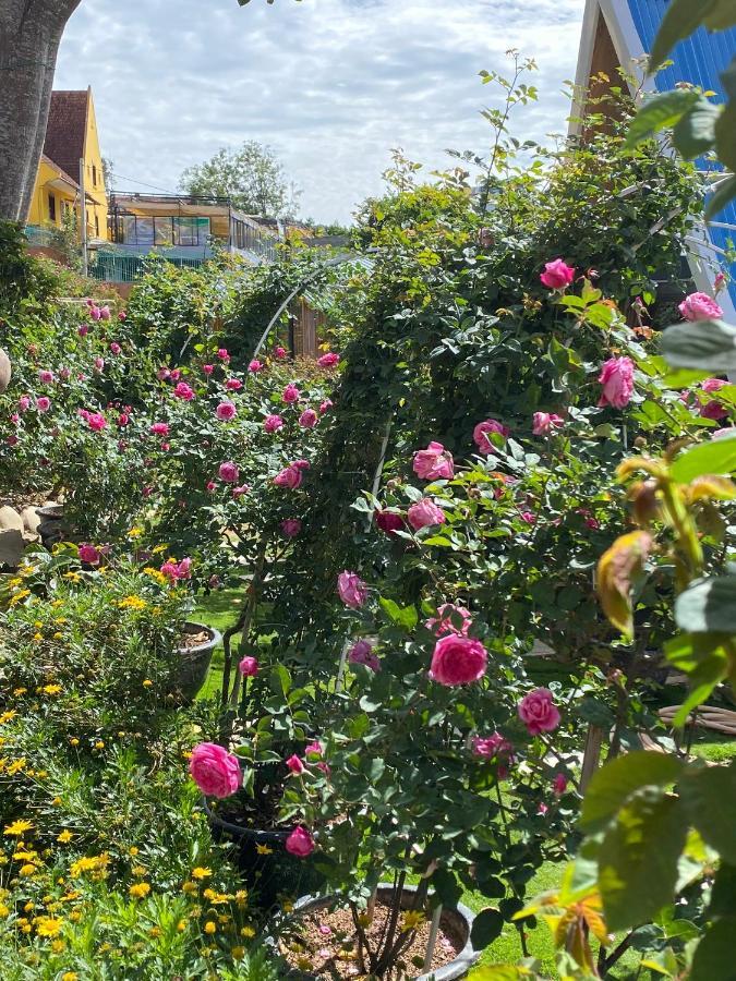 Homestay Khu Vuon Hoang Gia Dalat Exterior foto